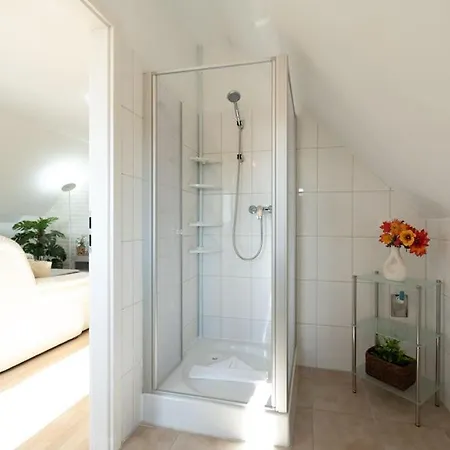 Huegelblick Apartmán *